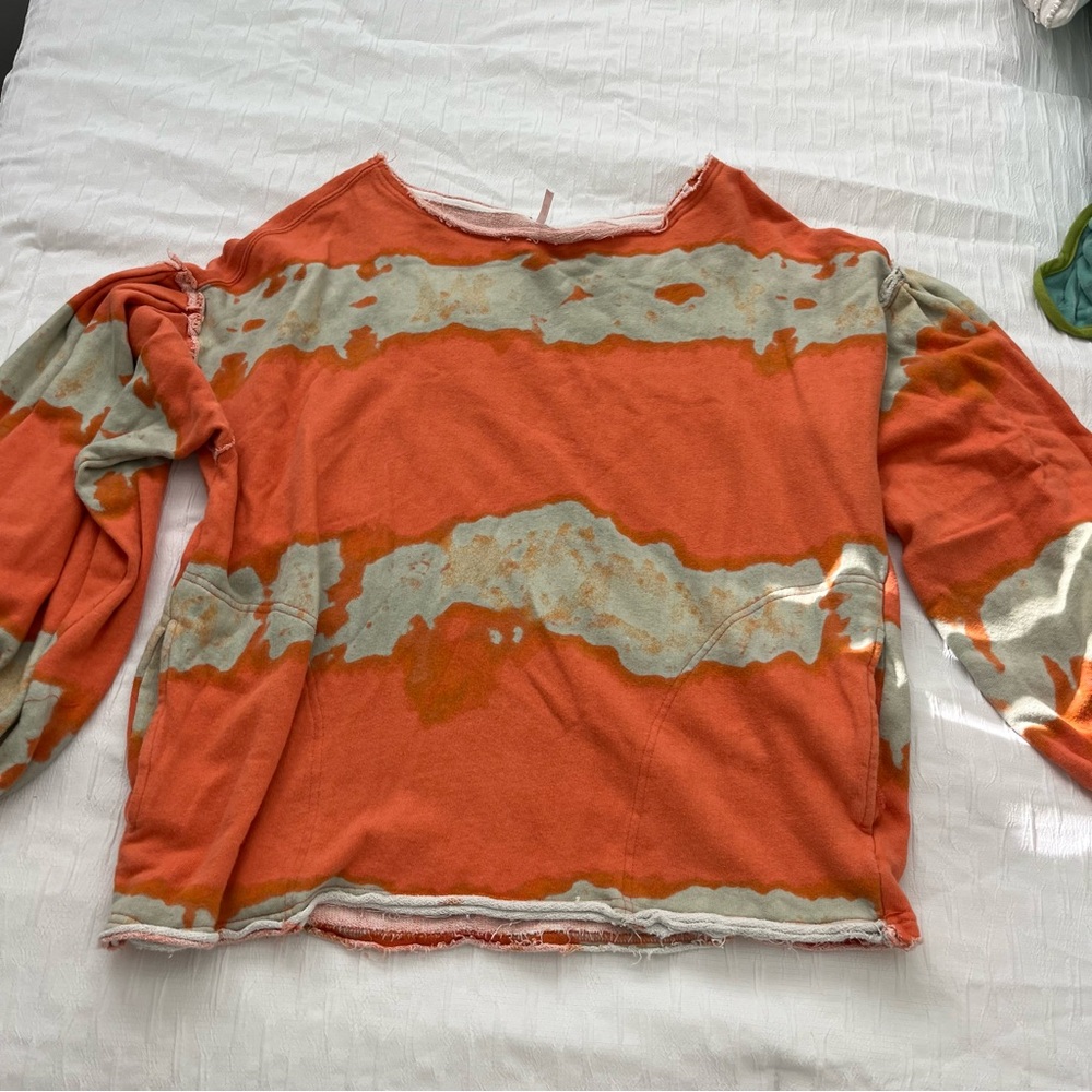 Free people crewneck with pockets